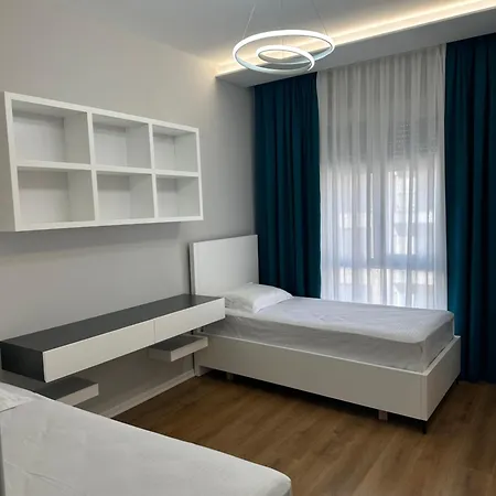 Apartament Gjuzi